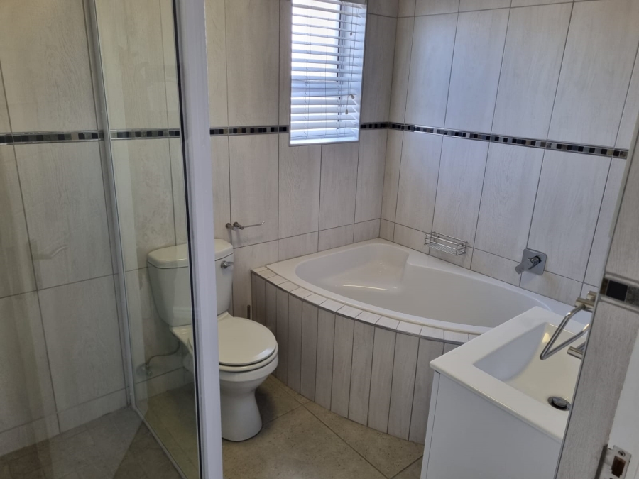 To Let 2 Bedroom Property for Rent in Voorbaai Western Cape